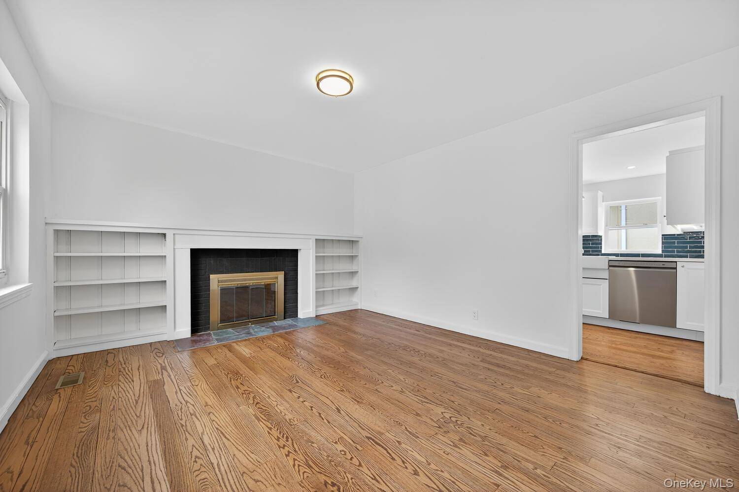 Locust Valley, NY 11560,175 North ST