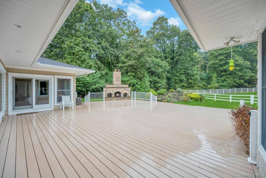 Smithtown, NY 11787,109 Oakside DR