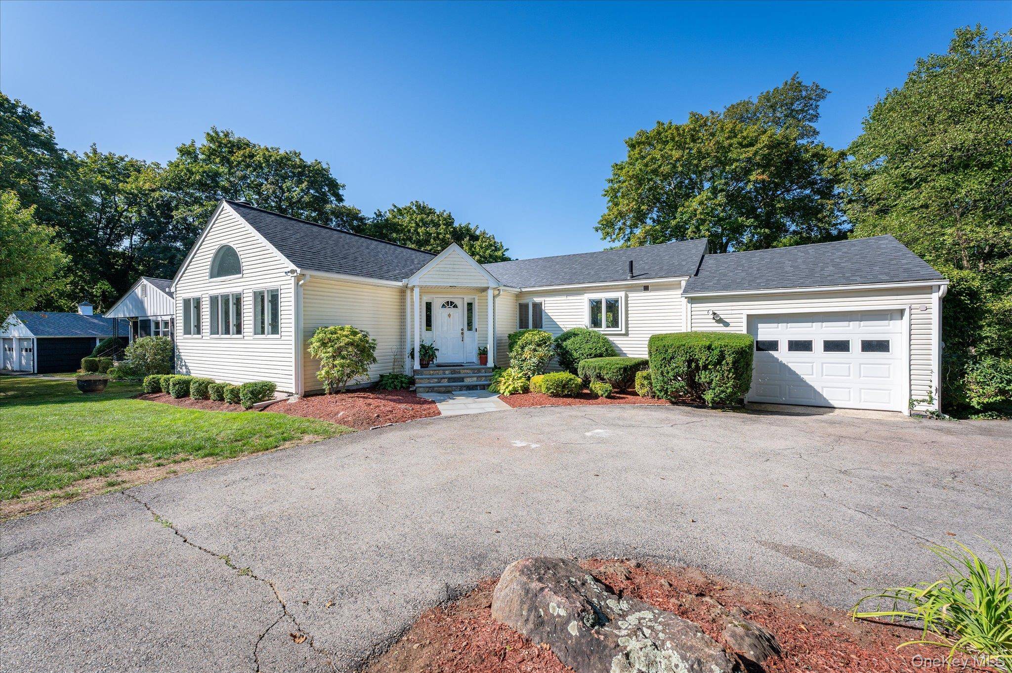 Pleasantville, NY 10570,88 Oak Ridge RD