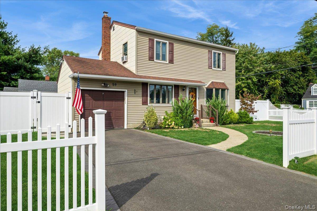 East Northport, NY 11731,59 Grand PL