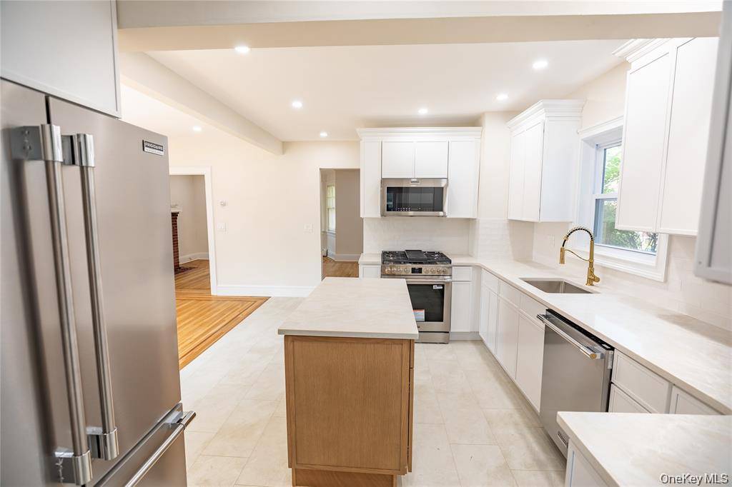 Baldwin, NY 11510,680 Prospect ST