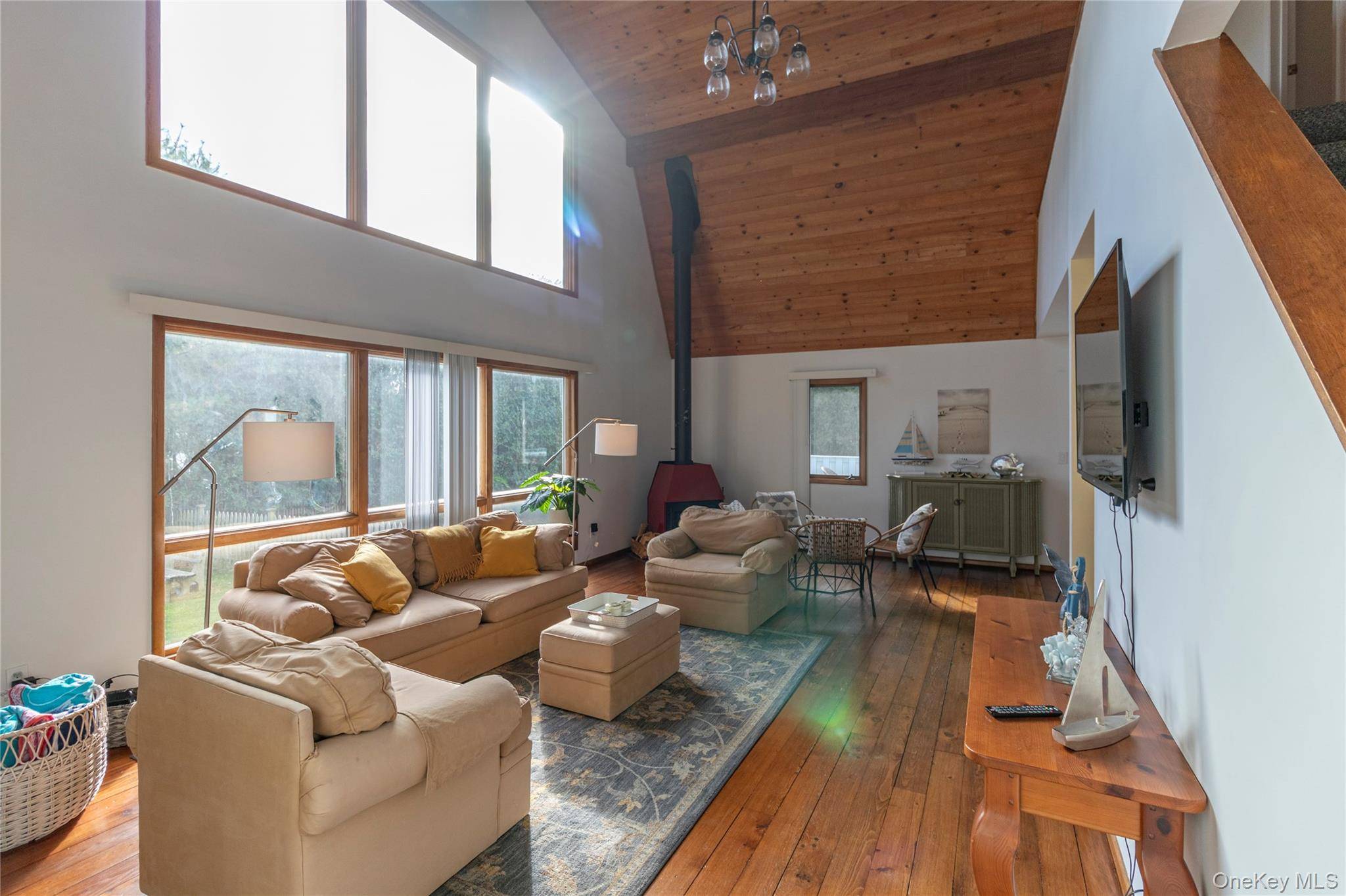 Hampton Bays, NY 11946,18 Alanson LN