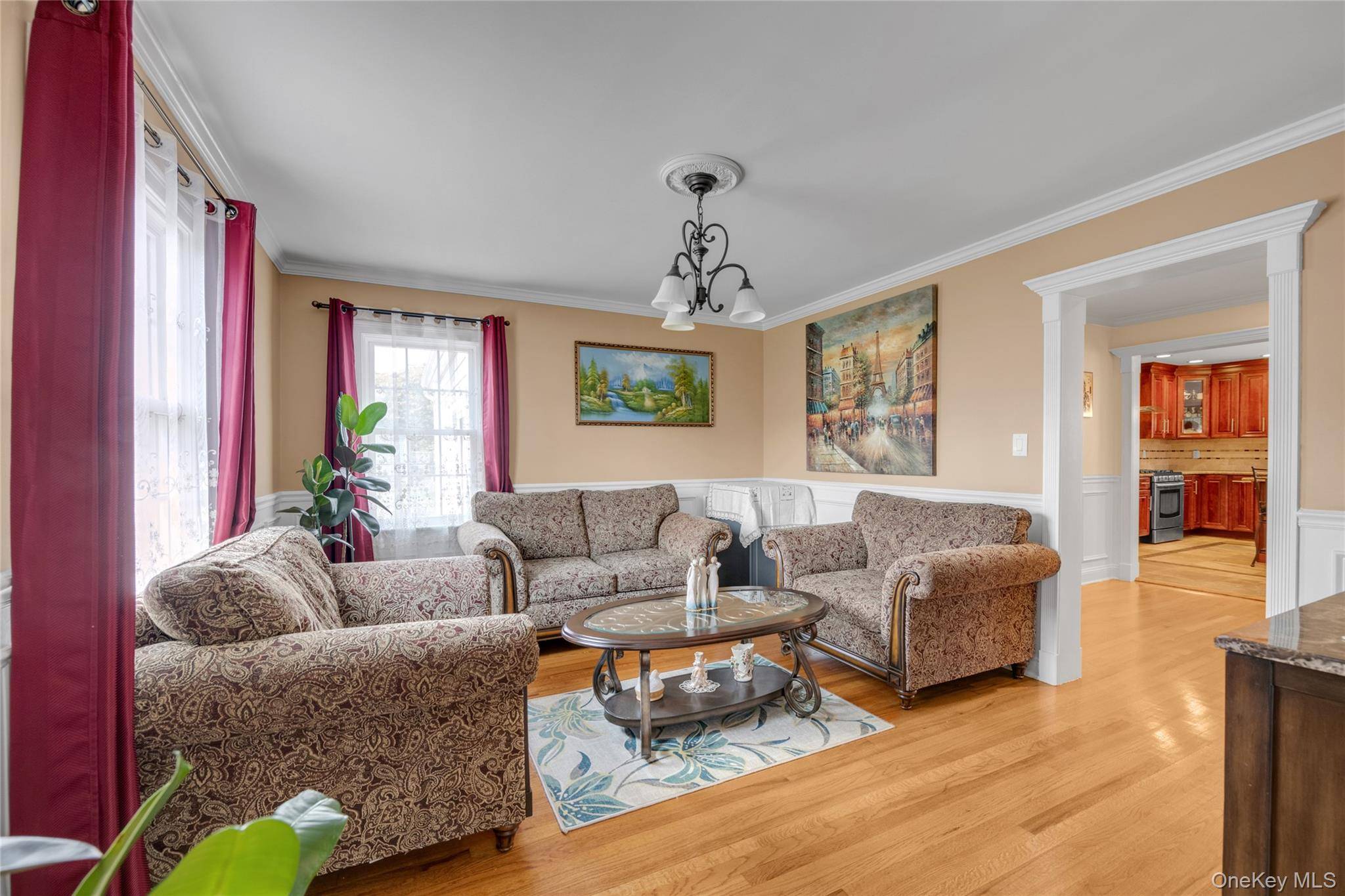Hicksville, NY 11801,10 Field AVE