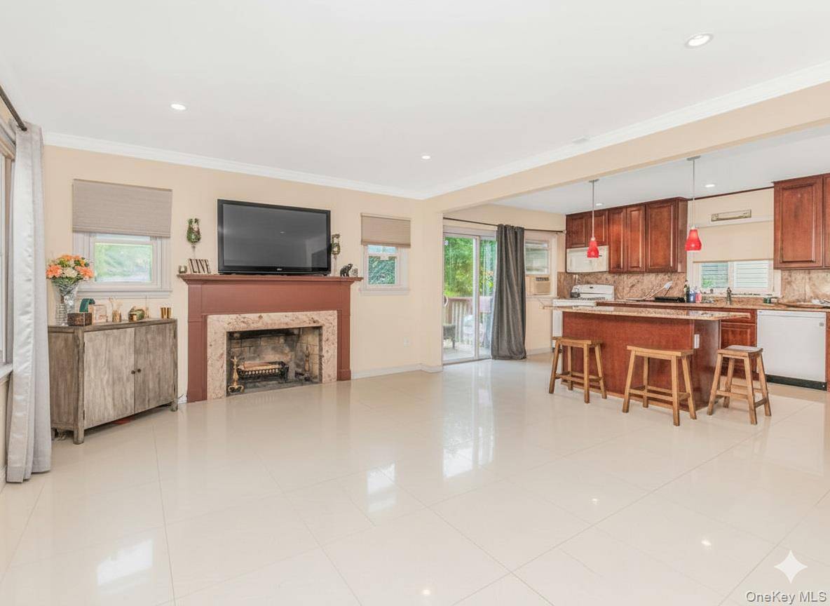 Bellmore, NY 11710,2398 Centre AVE