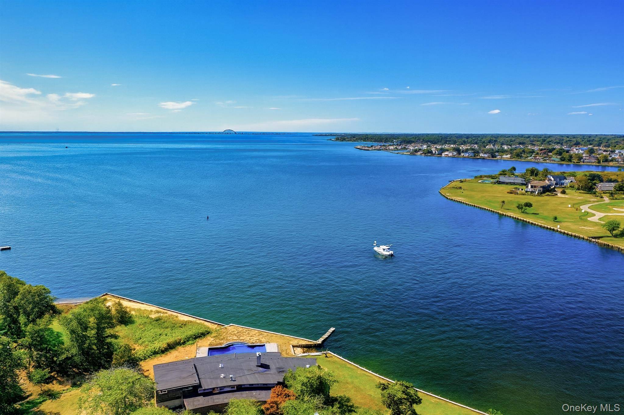 Islip, NY 11751,10 Great Cove LN