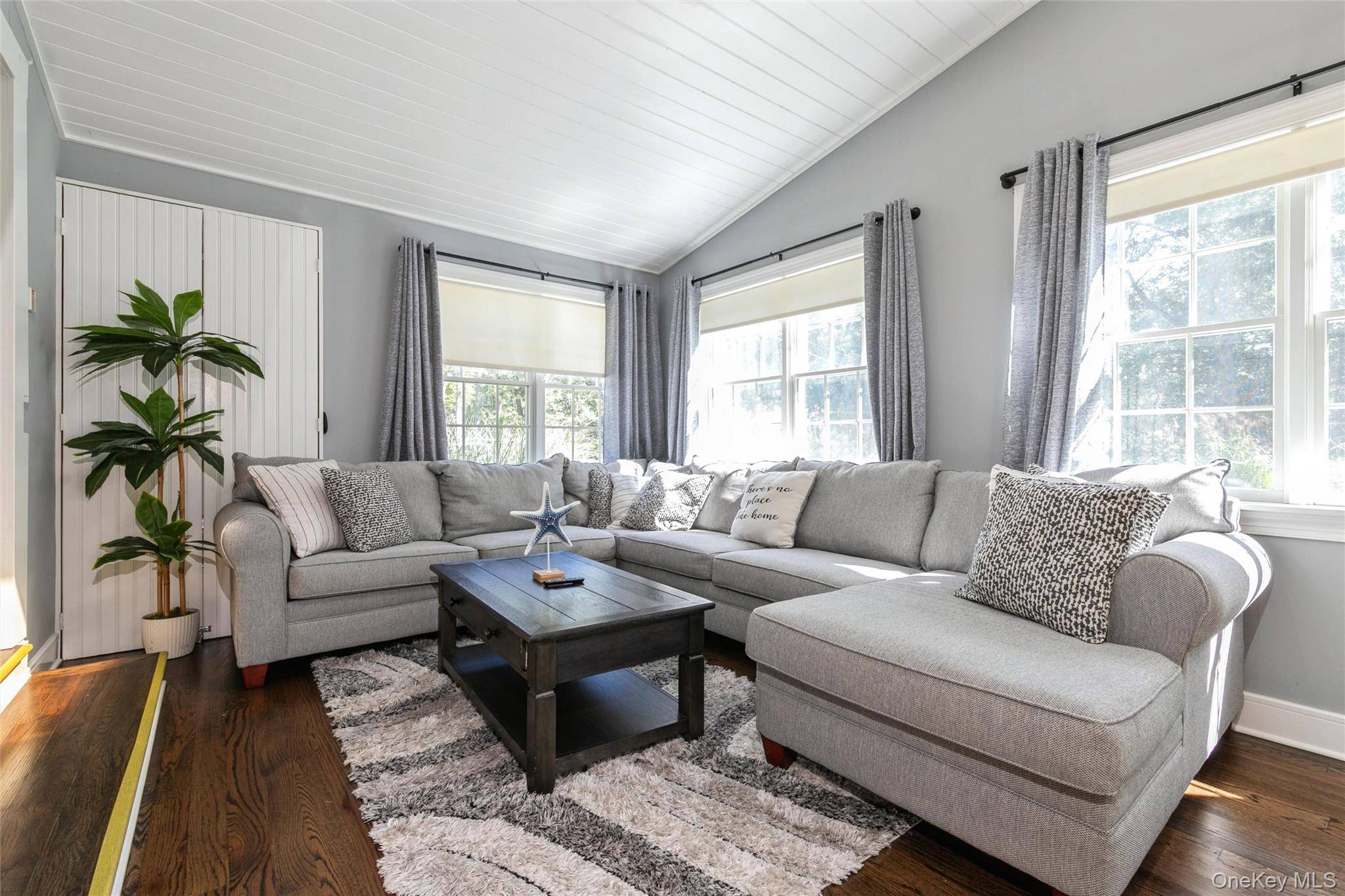 East Hampton, NY 11937,10 Rutland RD