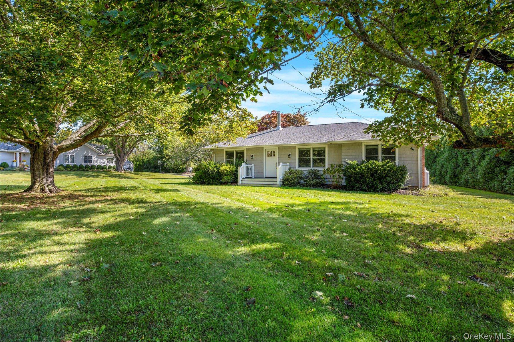 Southold, NY 11971,80 Clearview AVE