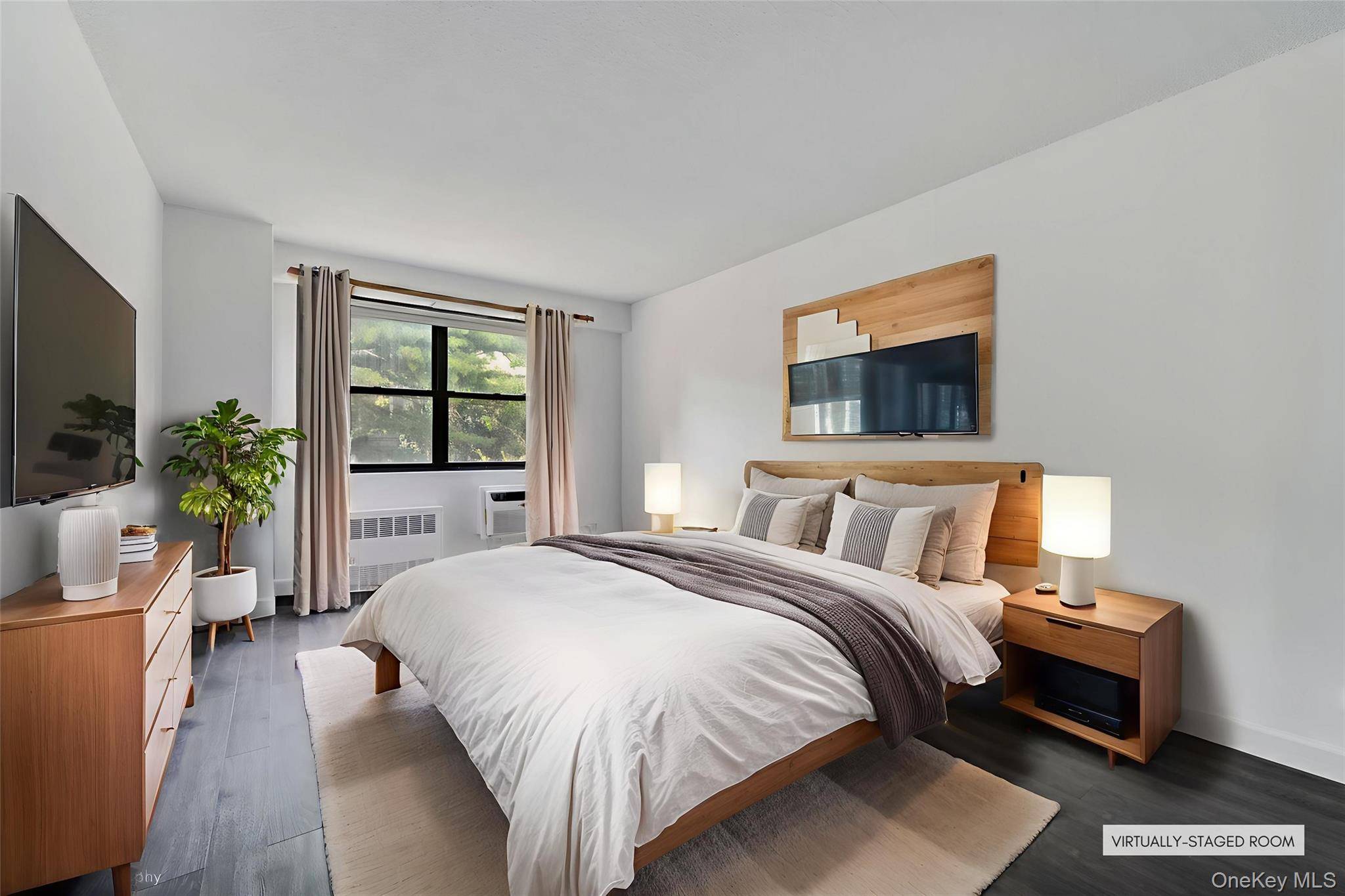 Woodside, NY 11377,39-60 54th ST #2S