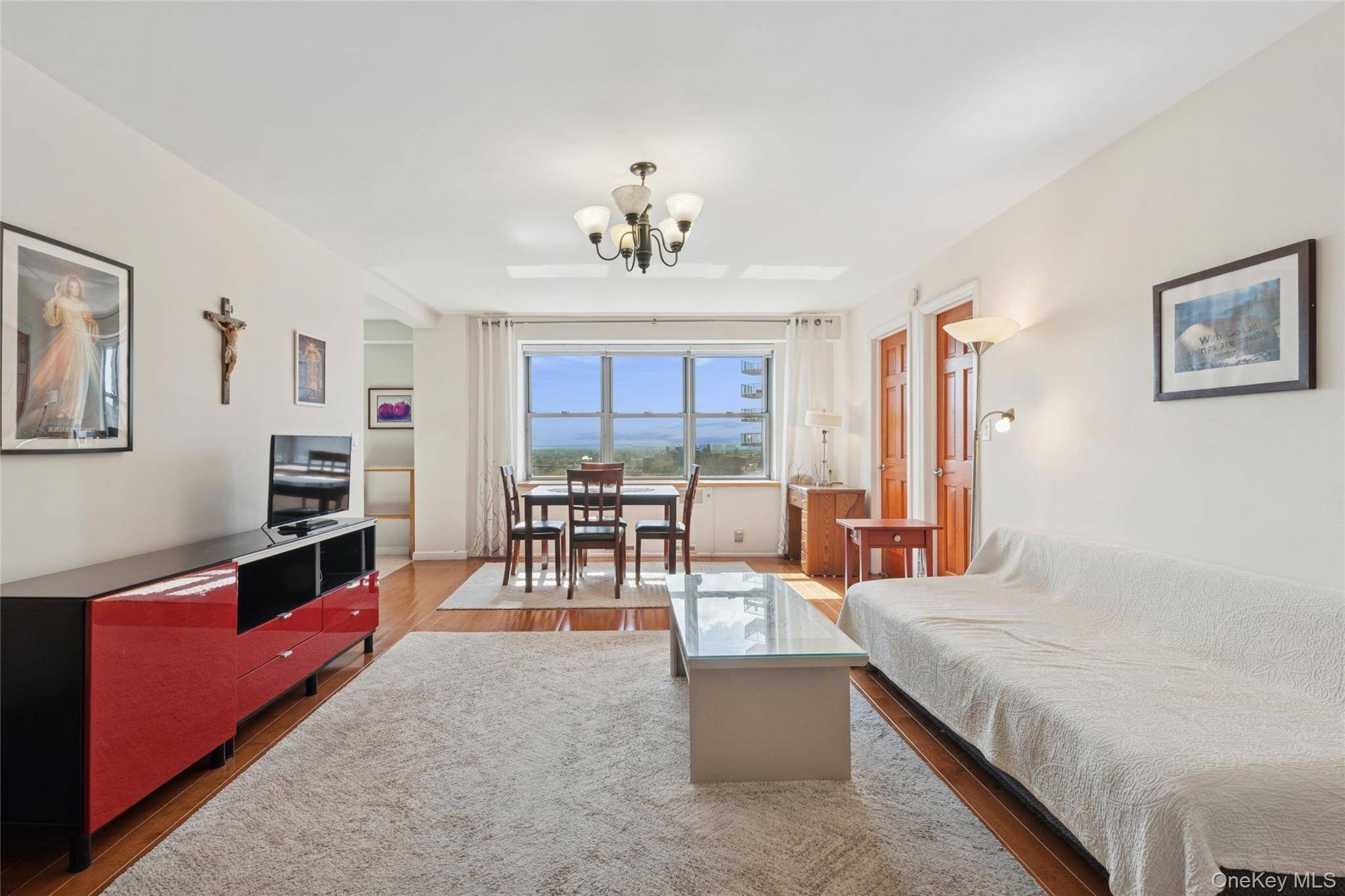 Kew Gardens, NY 11415,125-10 Queens BLVD #1711