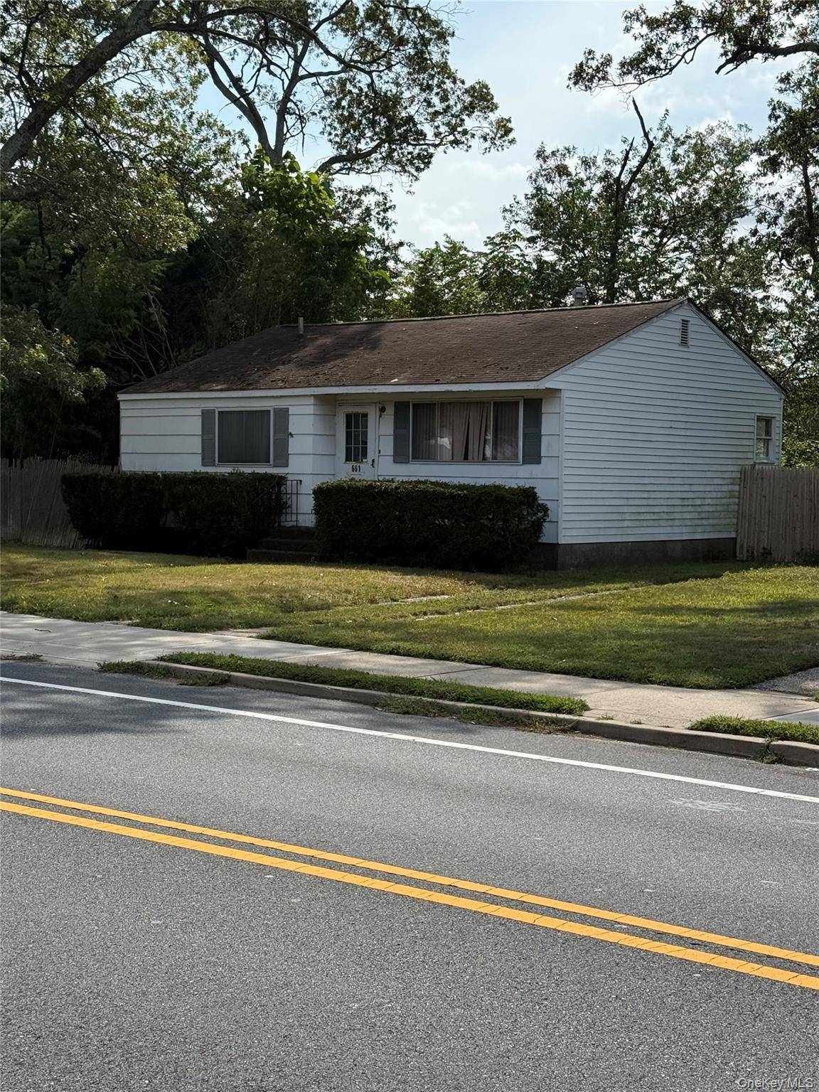Farmingville, NY 11738,661 College RD