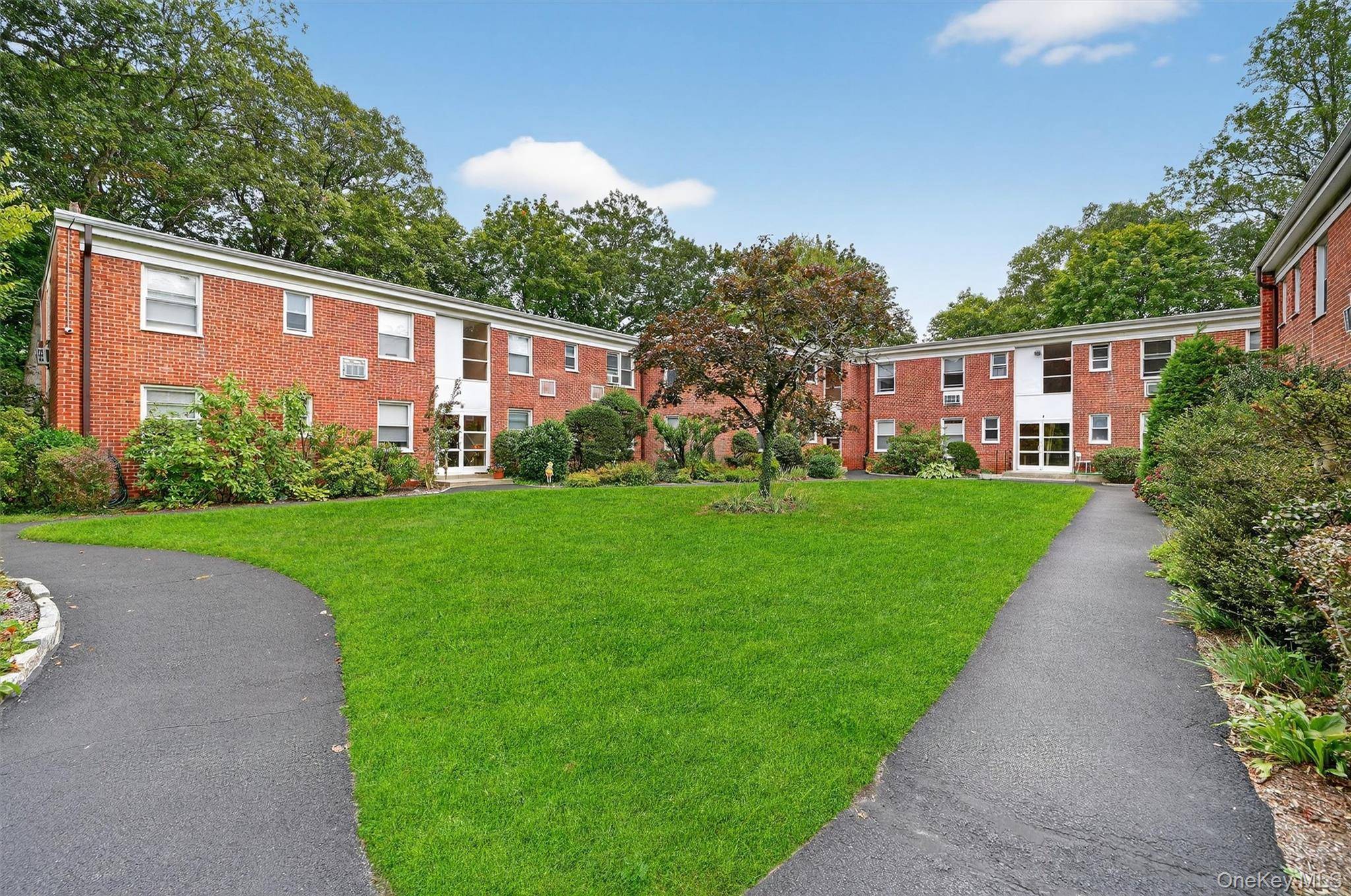 Hartsdale, NY 10530,8 Wildwood RD #A17