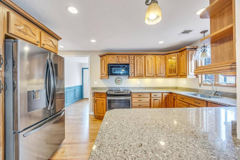 Huntington Station, NY 11746,122 E 12th ST