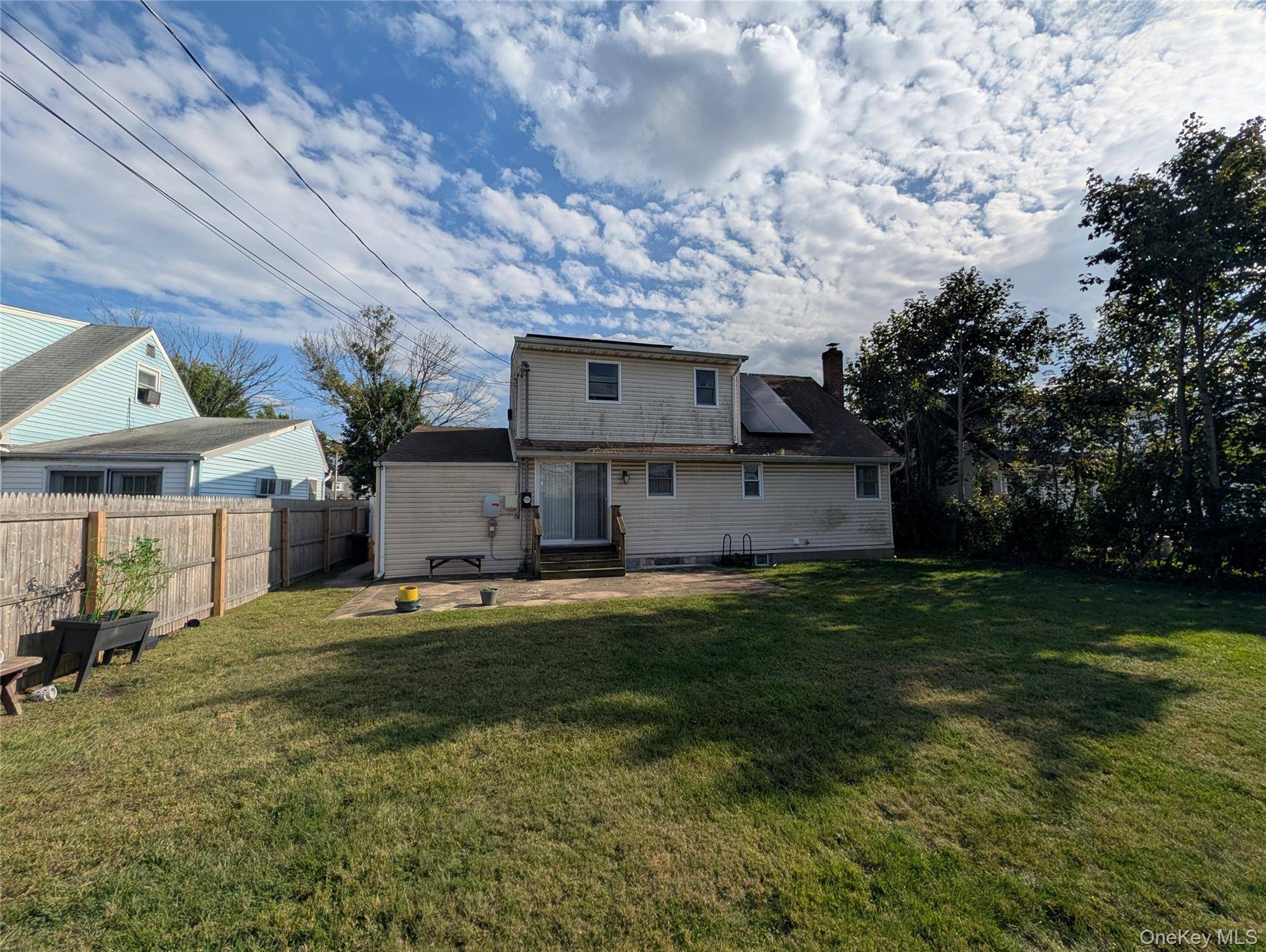 Farmingdale, NY 11735,23 Colonial DR