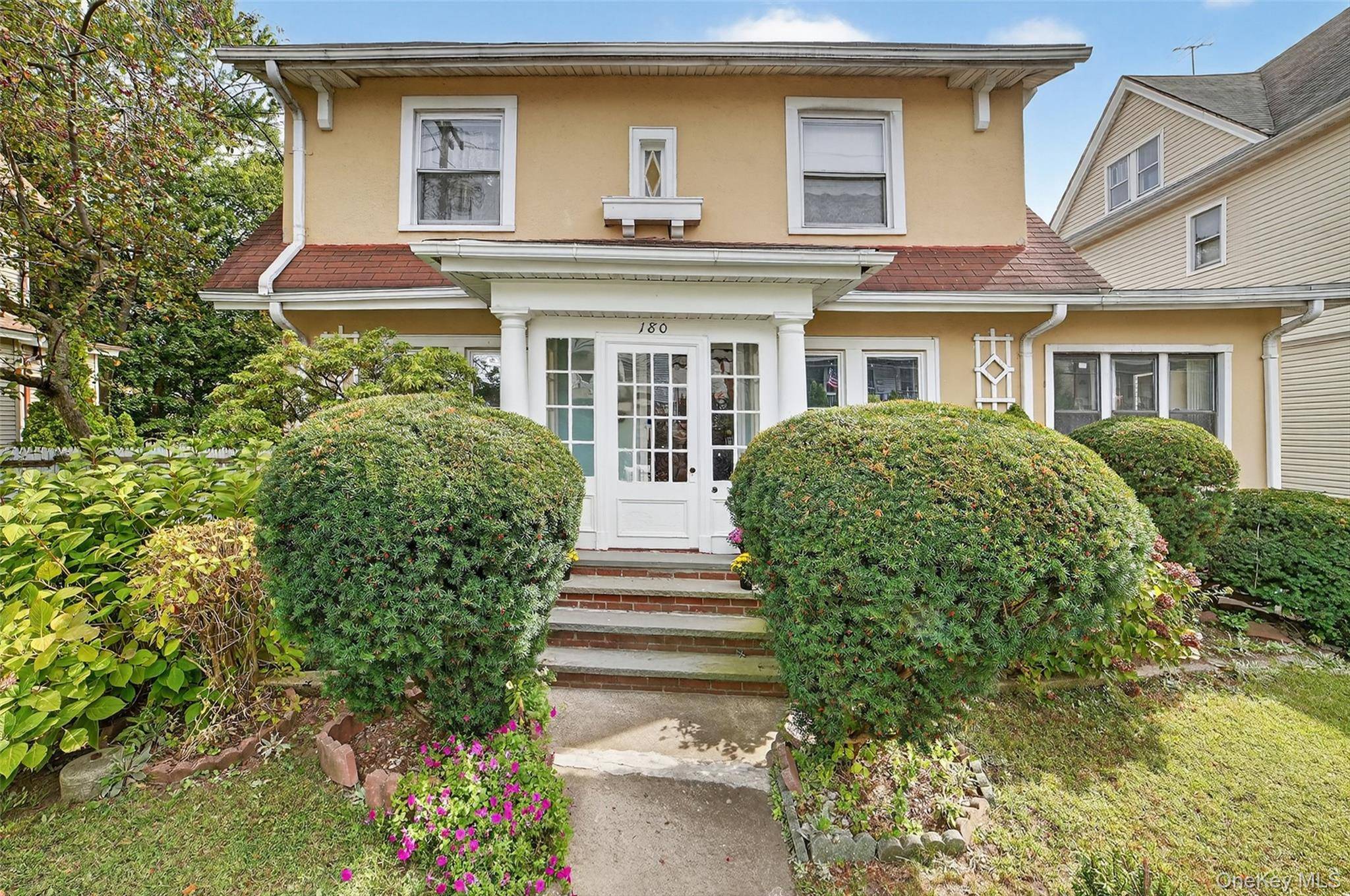 Yonkers, NY 10705,180 Saratoga AVE