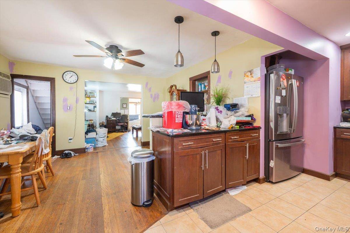 Glen Cove, NY 11542,31 4th ST