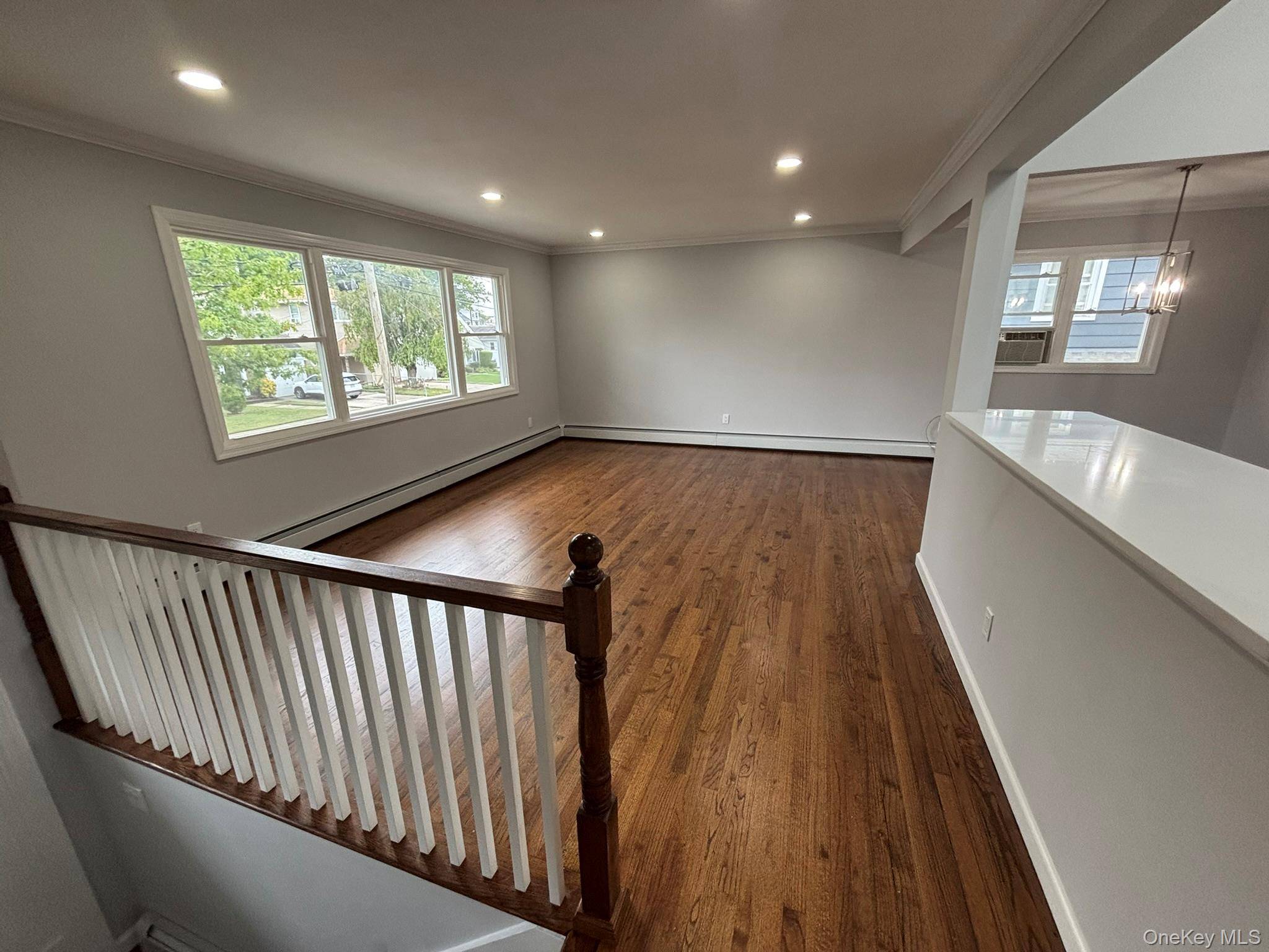 Uniondale, NY 11553,399 Hawthorne AVE