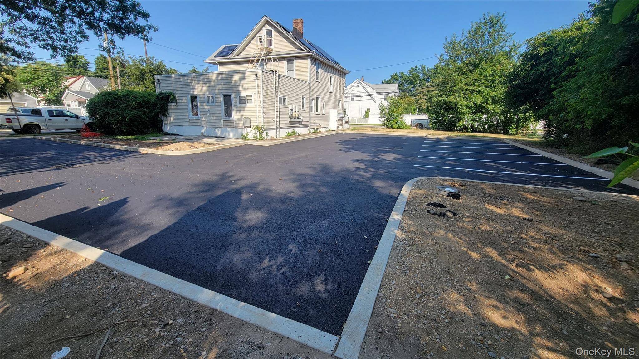 Hicksville, NY 11801,83 Kraemer ST
