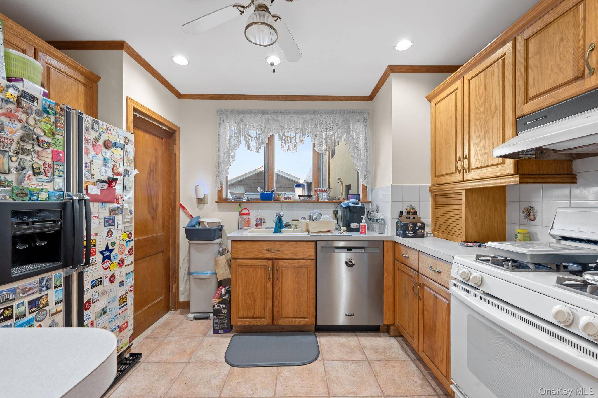 Glendale, NY 11385,77-61 79th PL