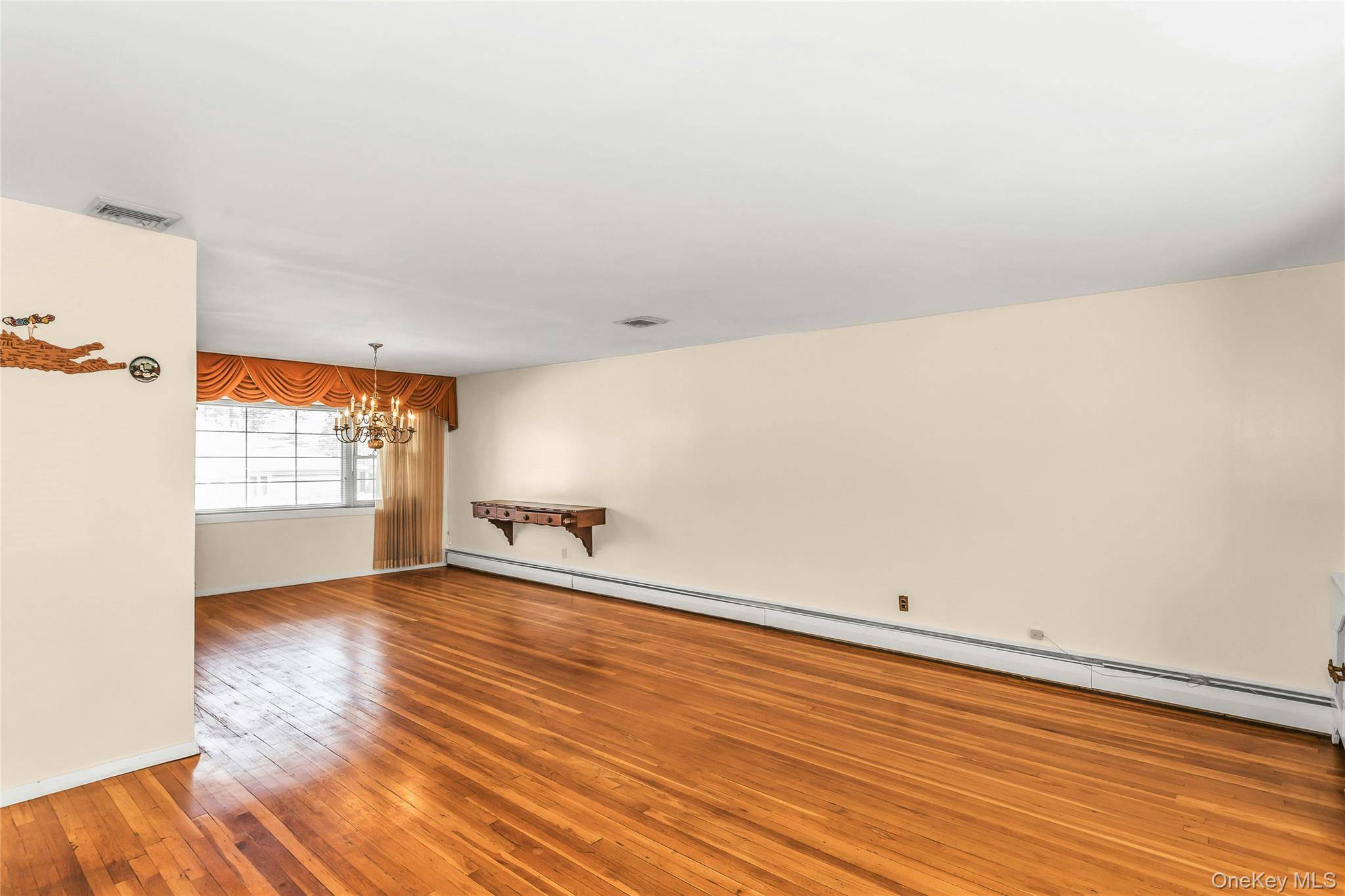 Westbury, NY 11590,708 Salisbury Park DR