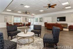 East Meadow, NY 11554,133 Spring DR #133