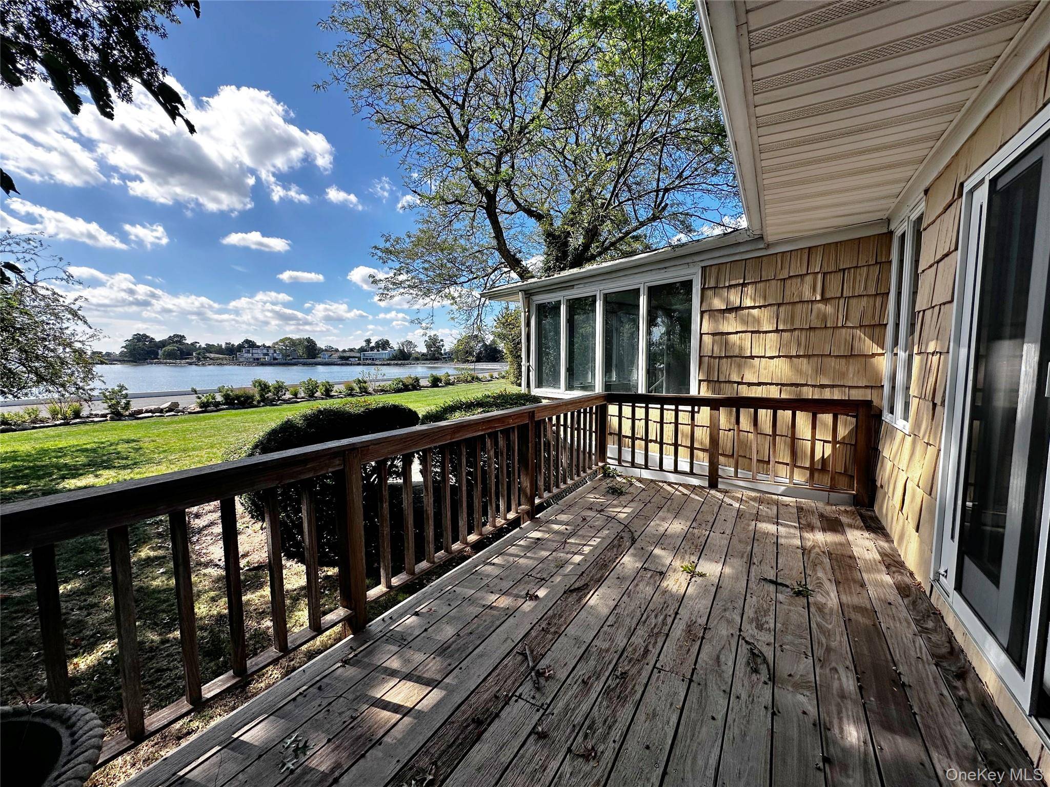 Mamaroneck, NY 10543,1090 Bayhead DR