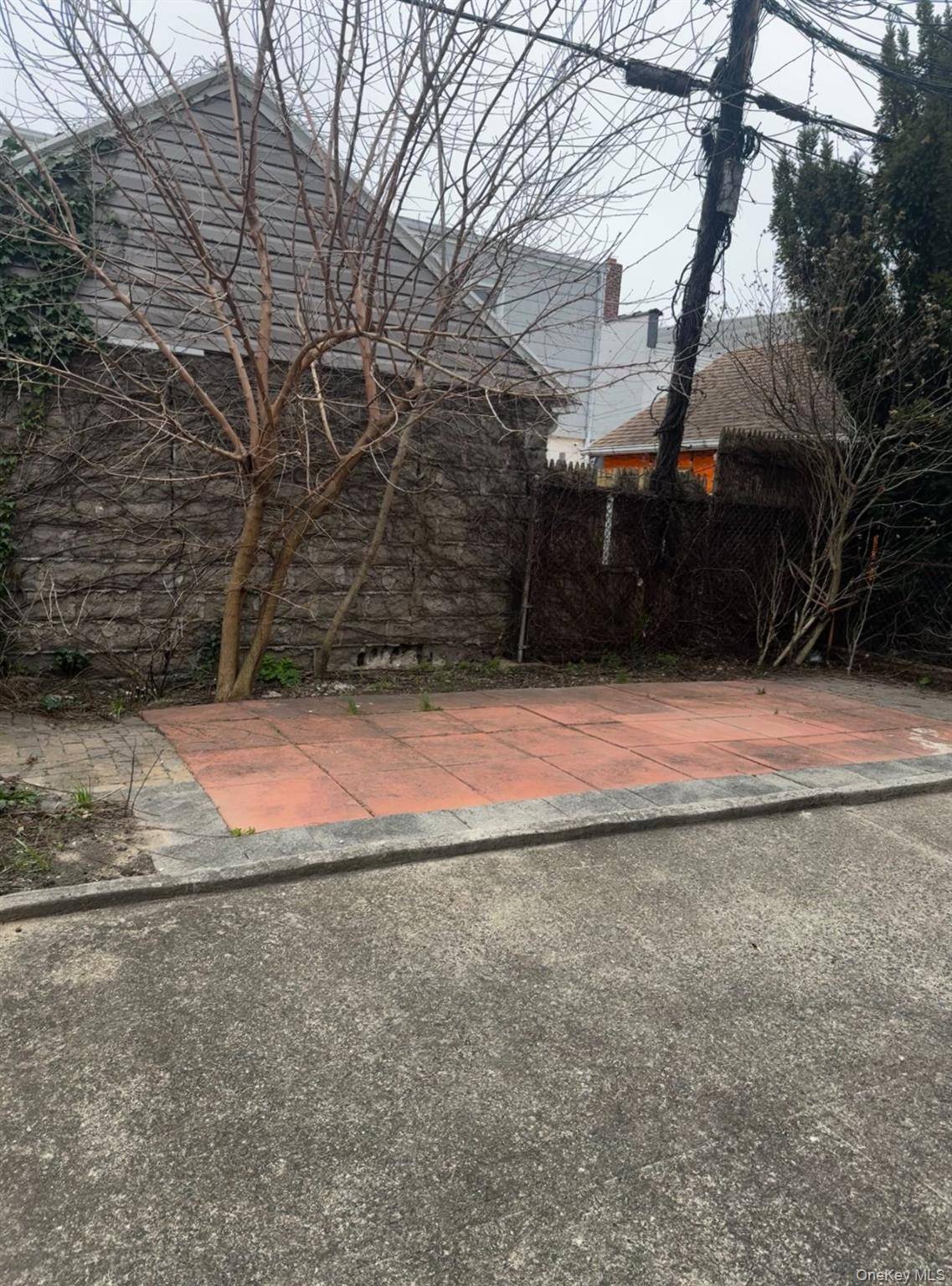 Glendale, NY 11385,78-11 73rd PL