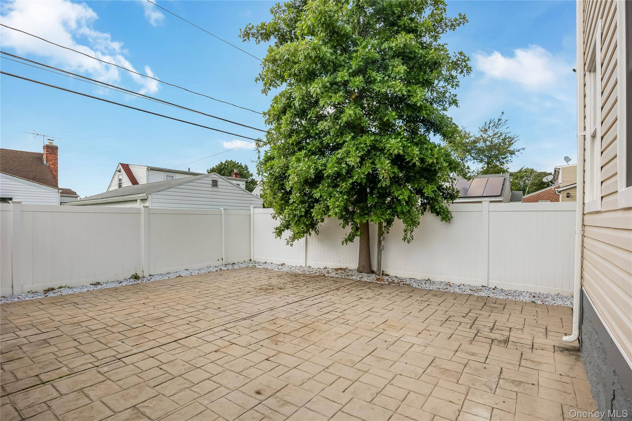 Elmont, NY 11003,257 Biltmore AVE