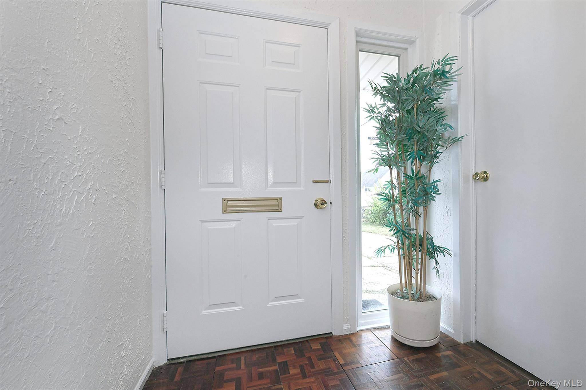 Levittown, NY 11756,50 Cutter LN