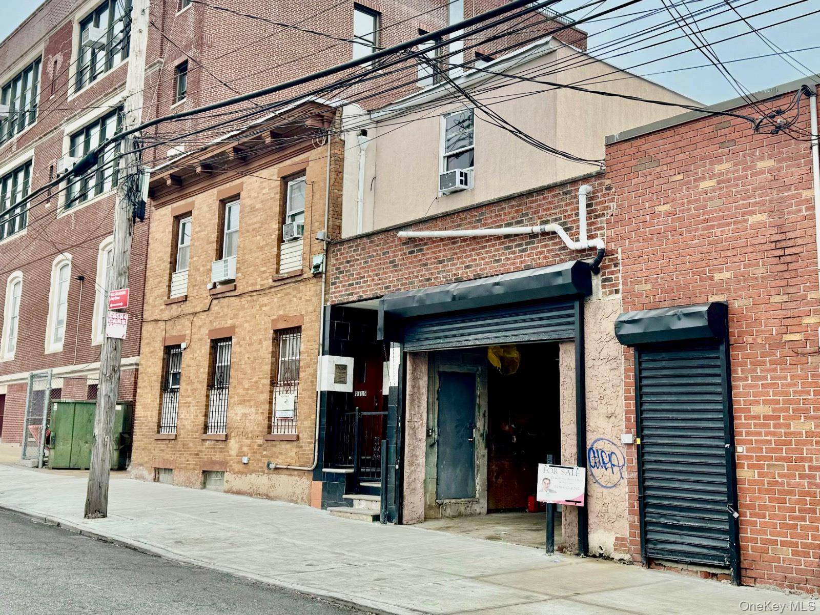 Jamaica, NY 11423,91-15 188th ST