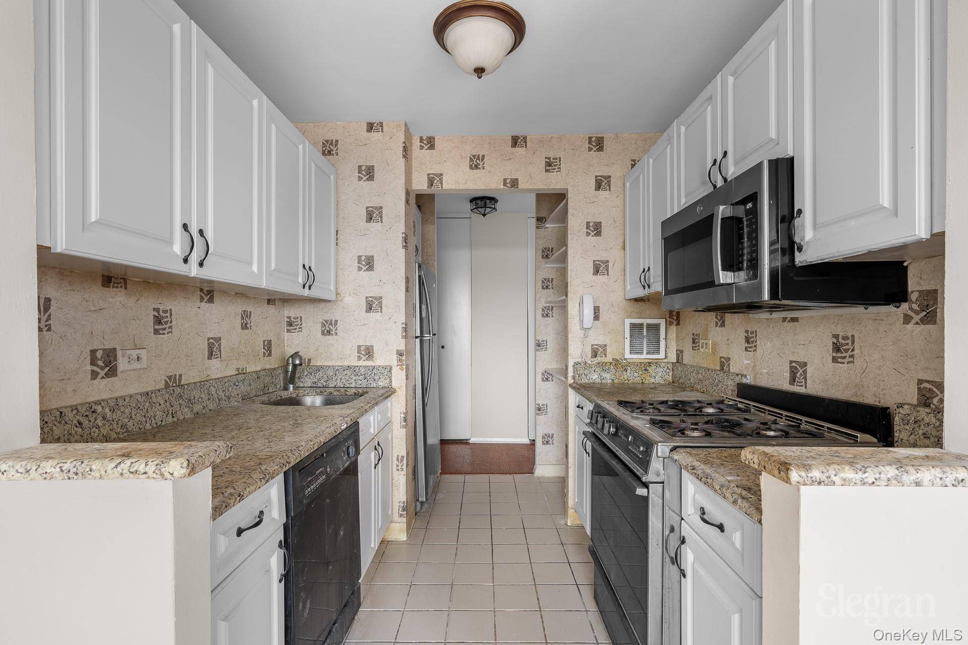Forest Hills, NY 11375,11201 Queens BLVD #16F