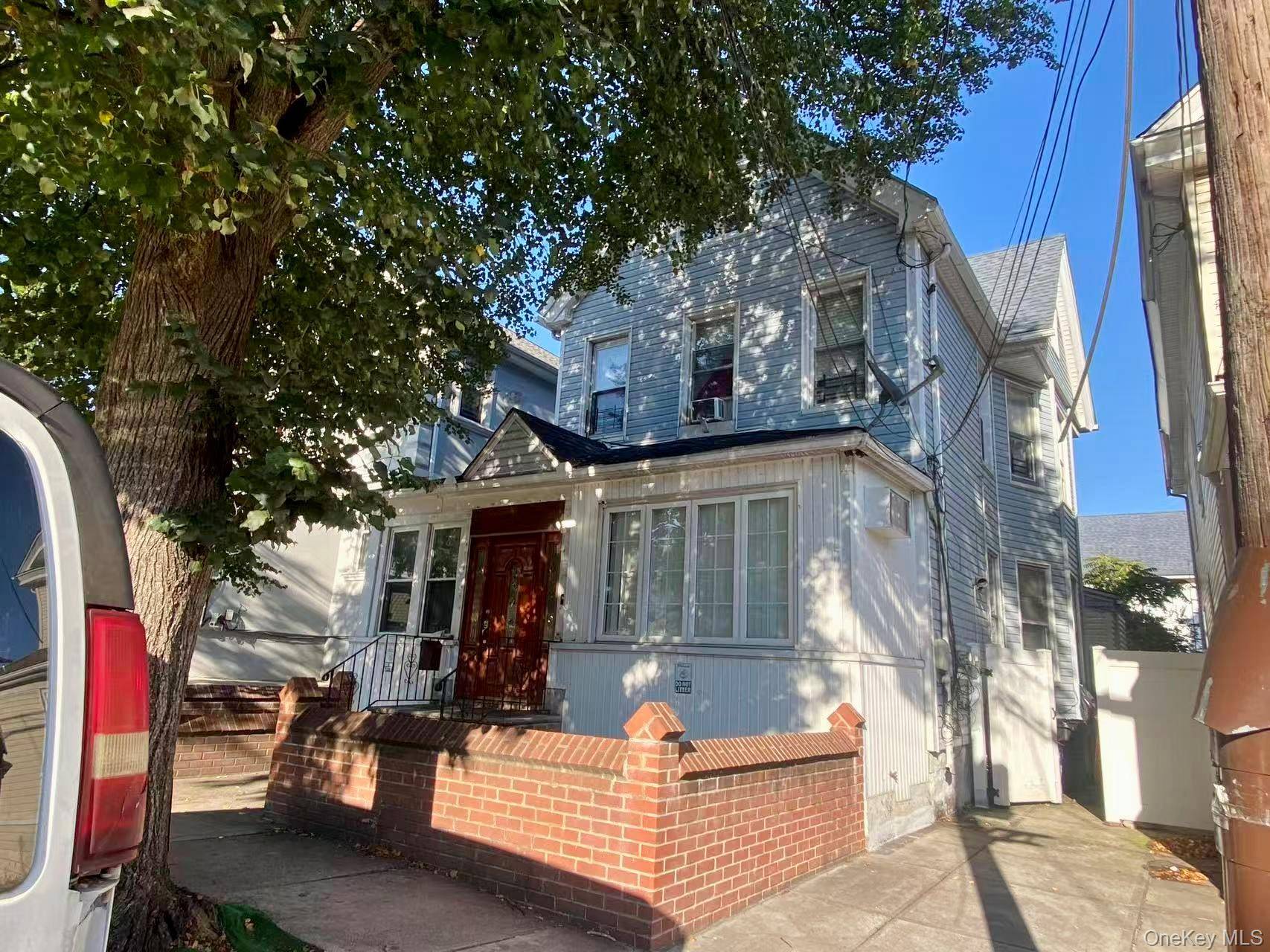 Woodhaven, NY 11421,85-05 91 St