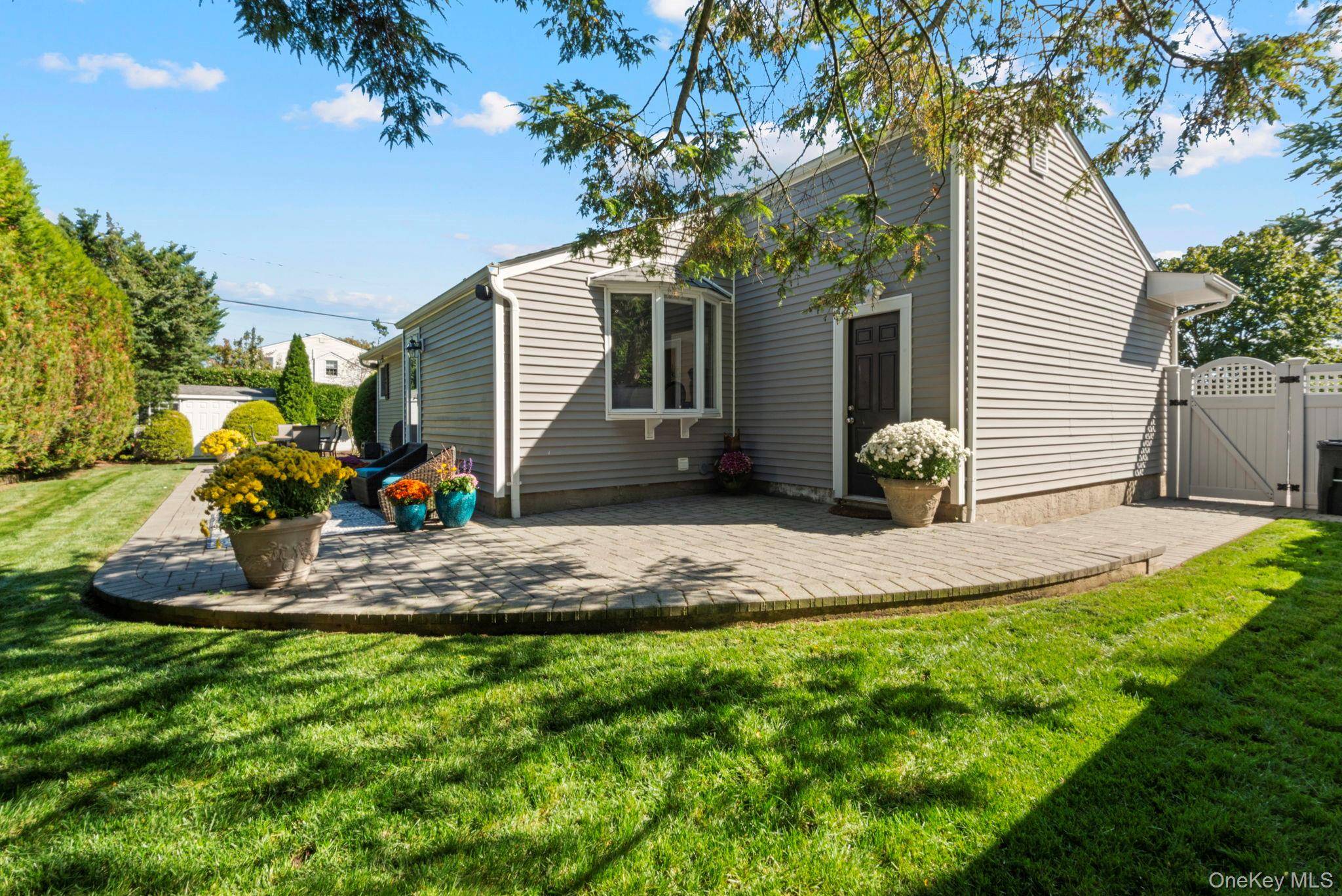 Smithtown, NY 11787,21 Dehan ST