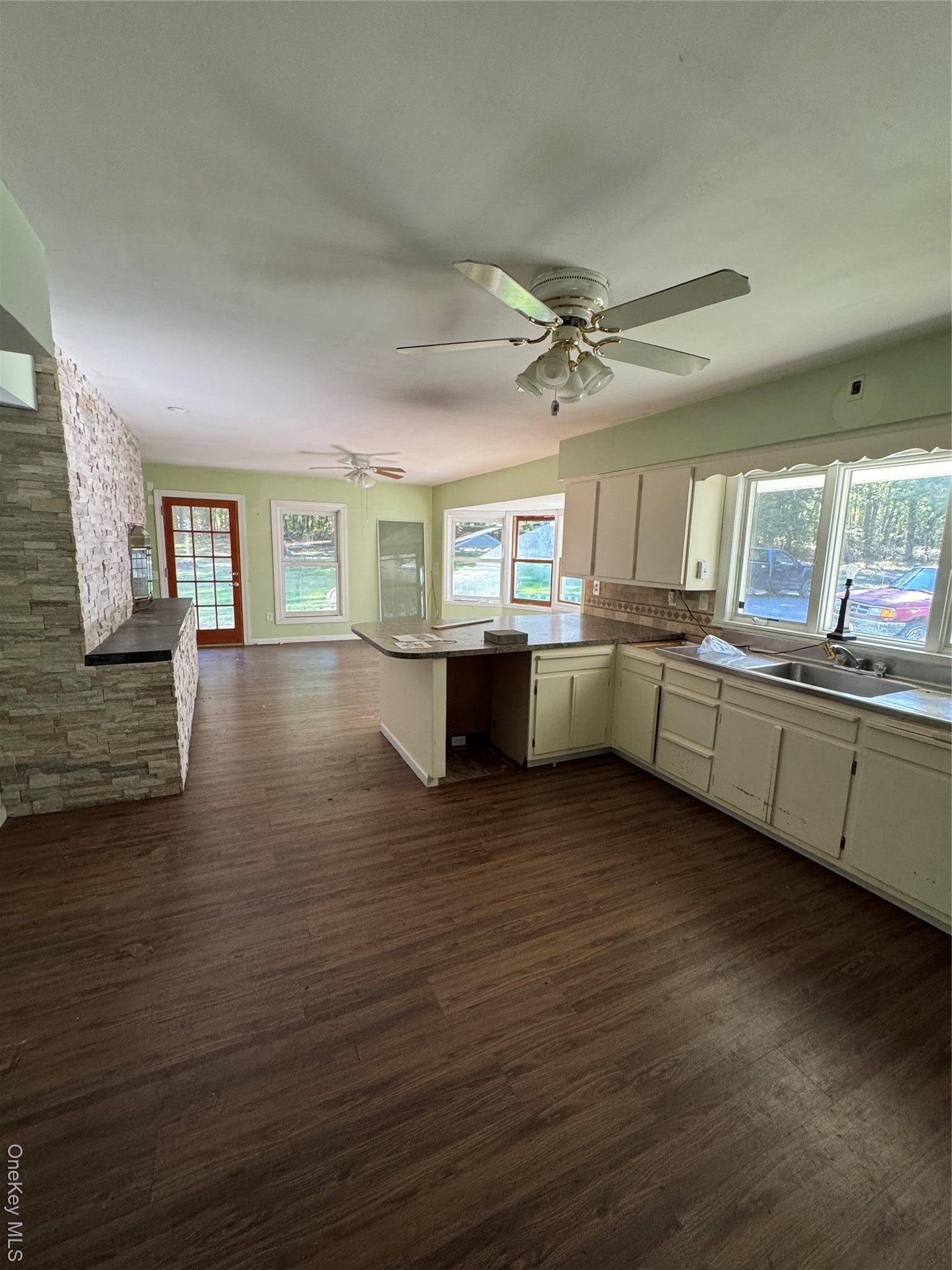 Coram, NY 11727,33 Mount Sinai Coram RD