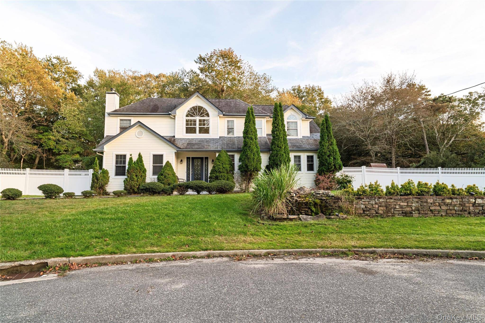 Moriches, NY 11955,20 Tulip CT