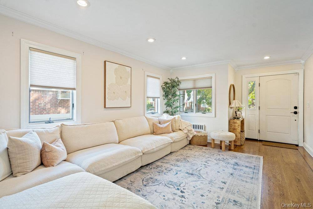 New Hyde Park, NY 11040,116 Sperry Blvd. BLVD