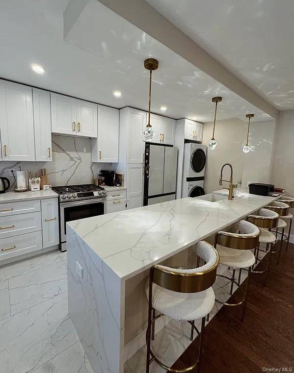 Whitestone, NY 11357,20-19 utopia pkwy #1-371