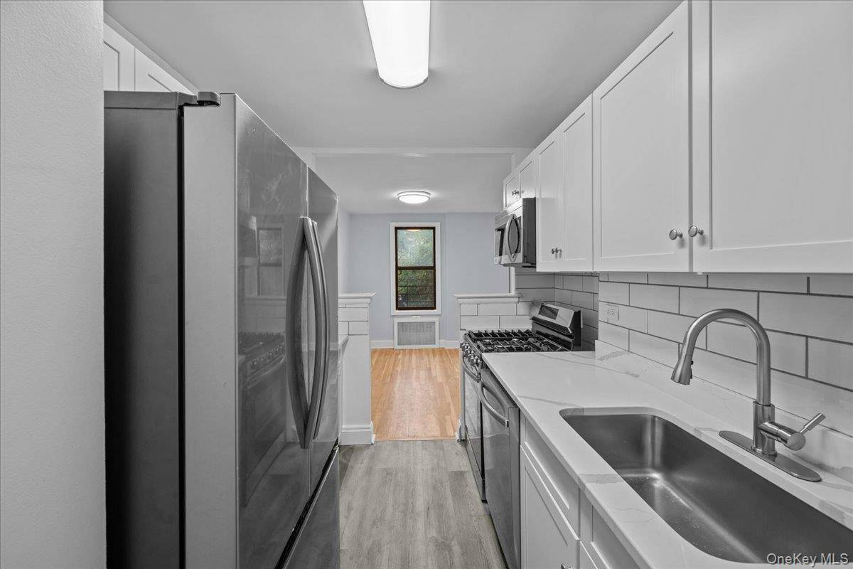 Bronx, NY 10463,3235 Cambridge ave #5j