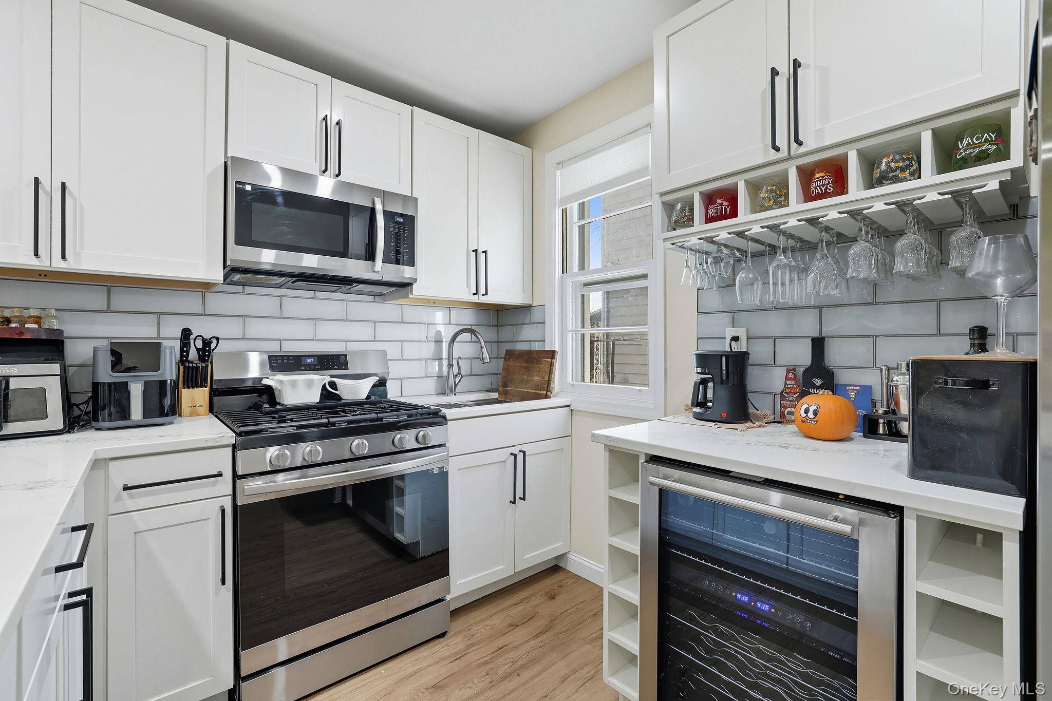 Yonkers, NY 10703,261 Edwards PL