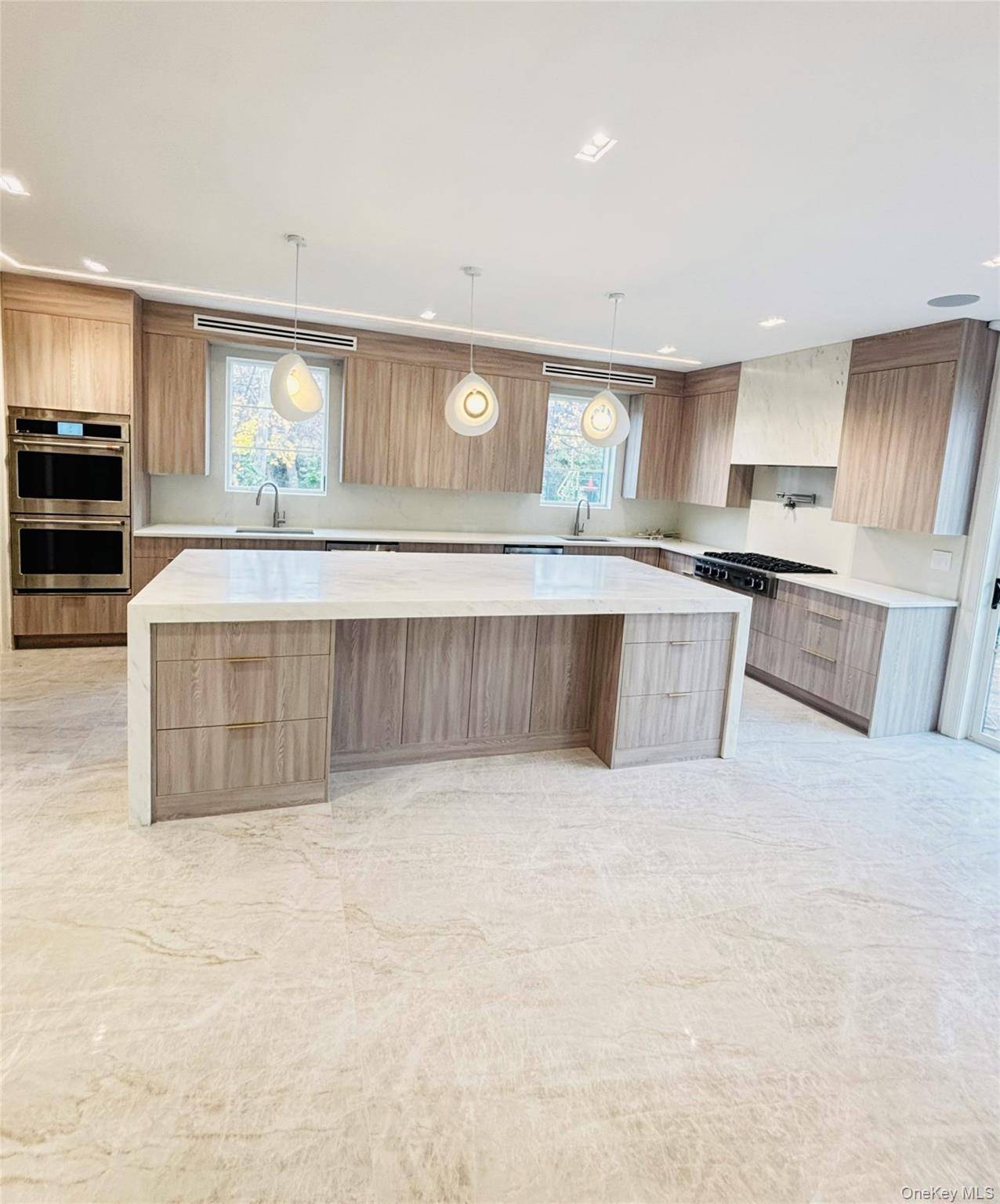 Woodmere, NY 11598,136 Park ST