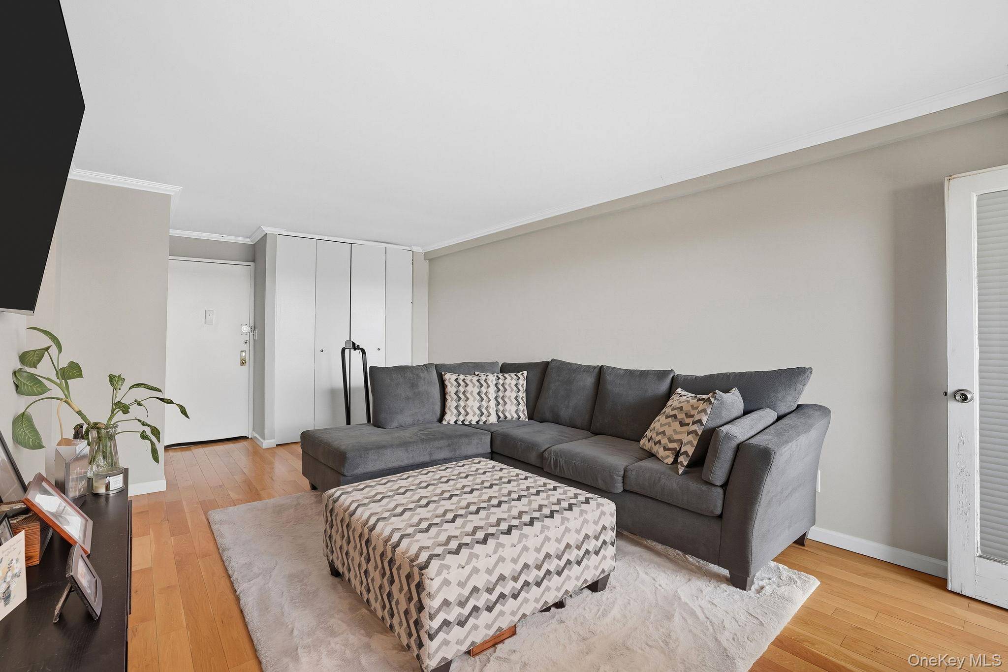 Yonkers, NY 10701,377 N Broadway #602