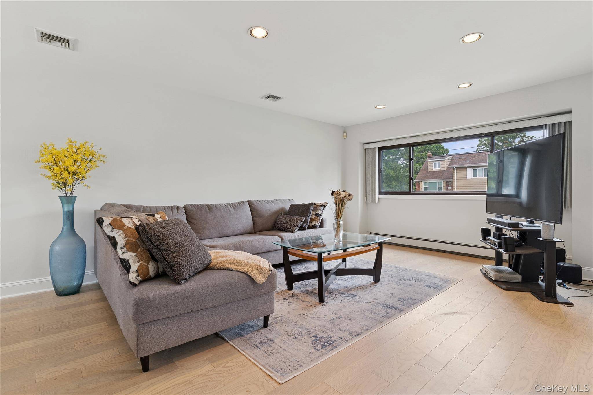 Seaford, NY 11783,3612 Ladonia ST