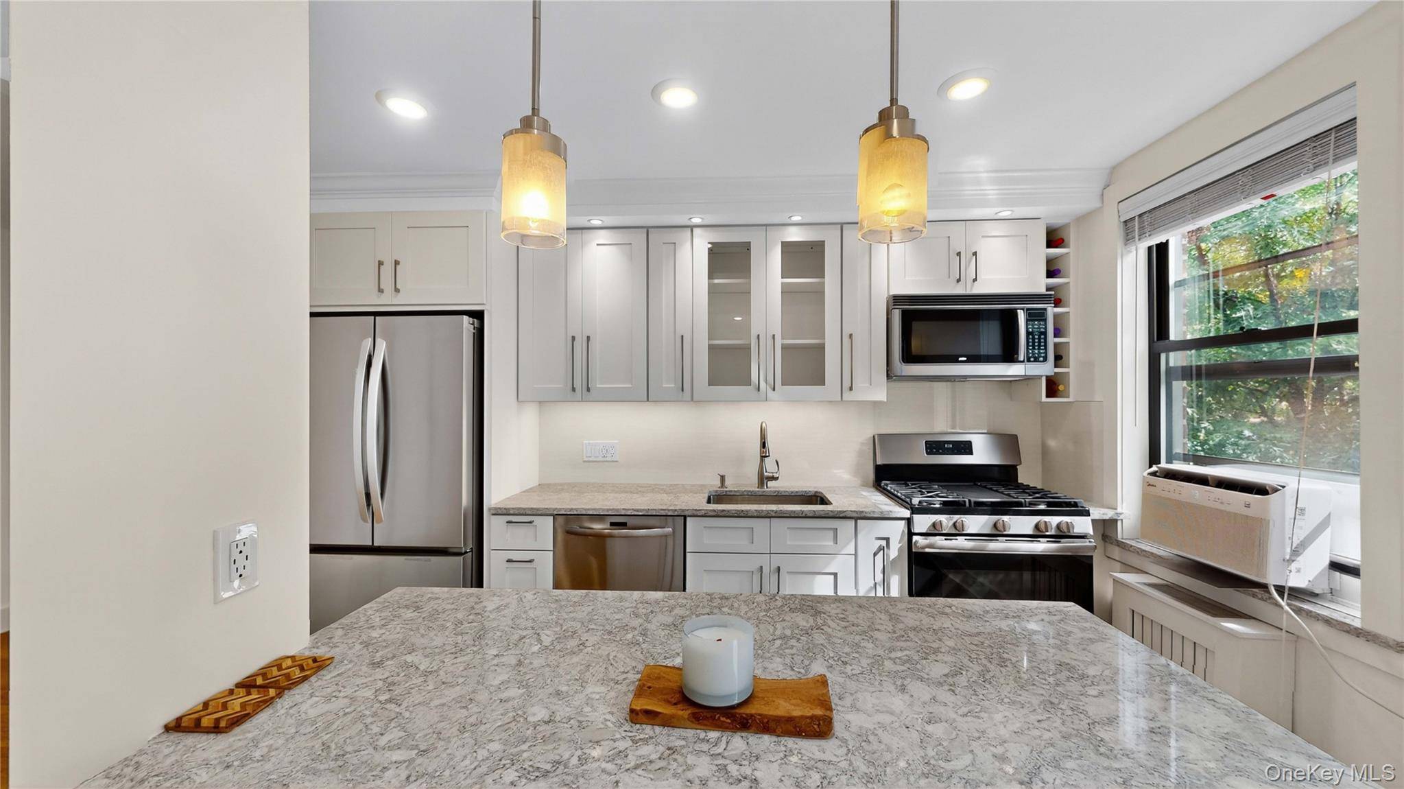 Woodside, NY 11377,52-21 39th RD #2B