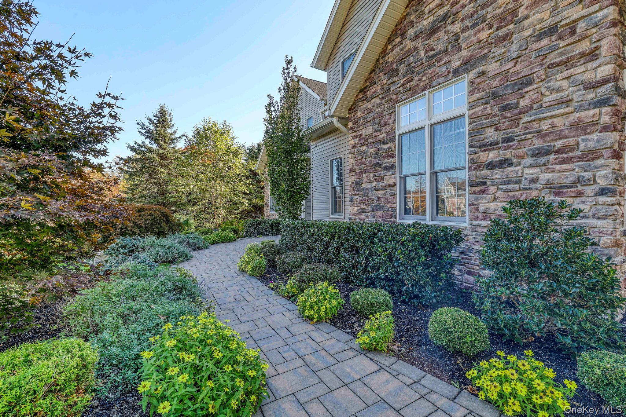 Tuxedo Park, NY 10987,17 Cedar DR