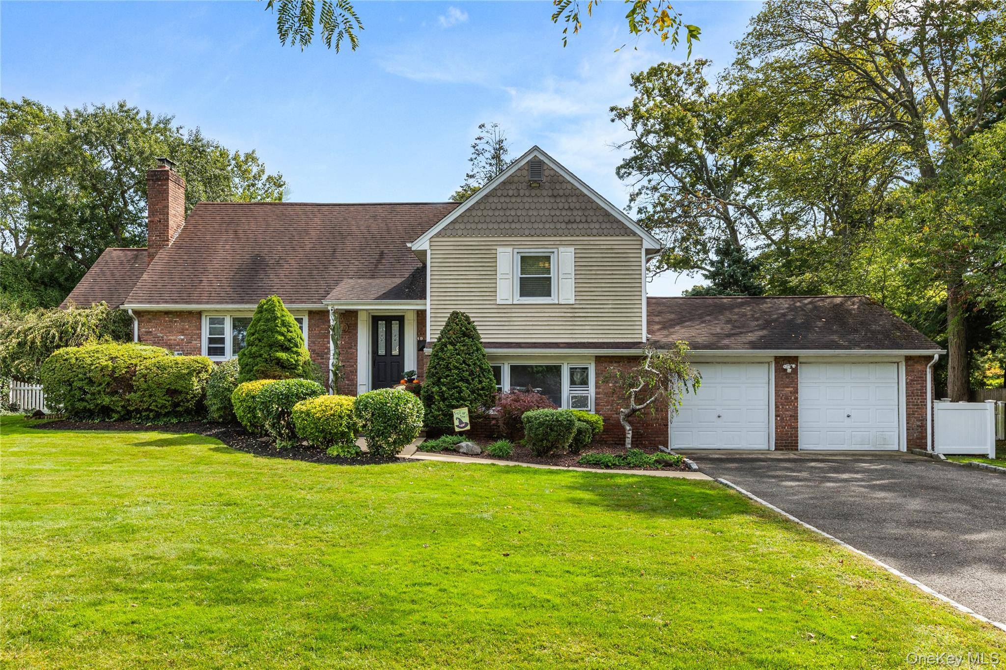 Babylon, NY 11702,19 Gamecock LN