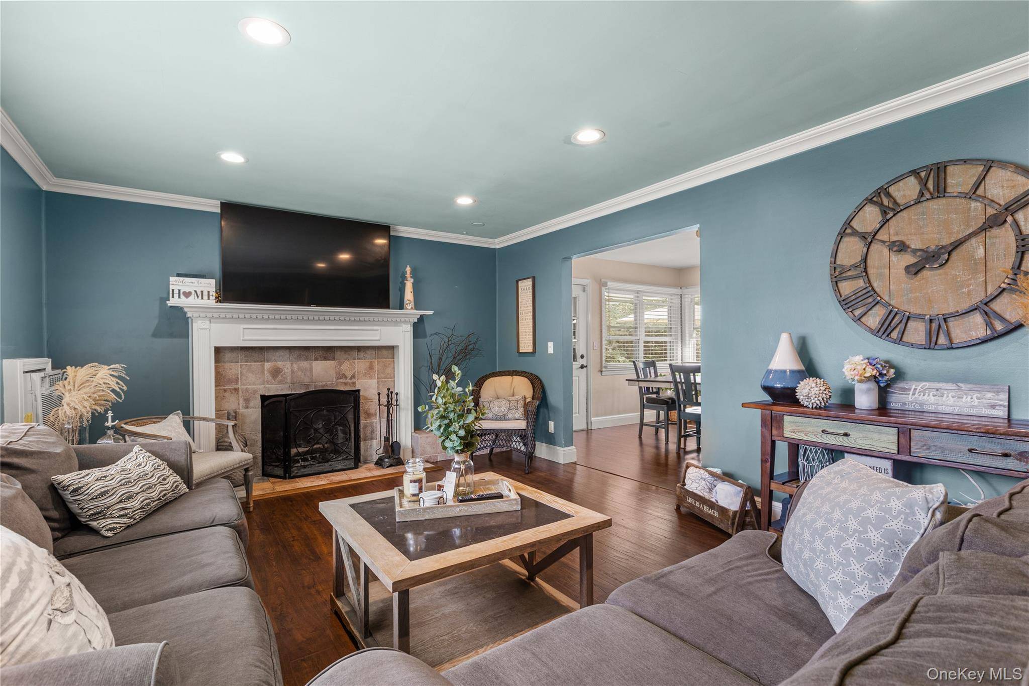 Babylon, NY 11702,19 Gamecock LN