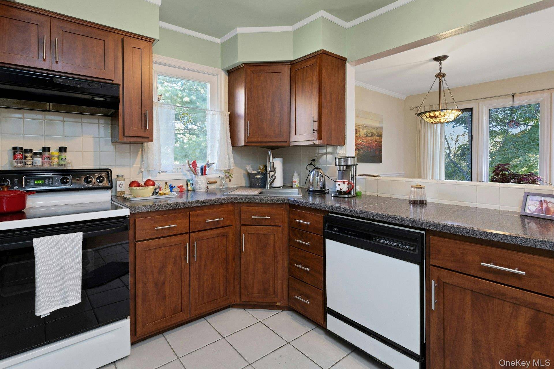 Yorktown Heights, NY 10598,13 Acorn LN