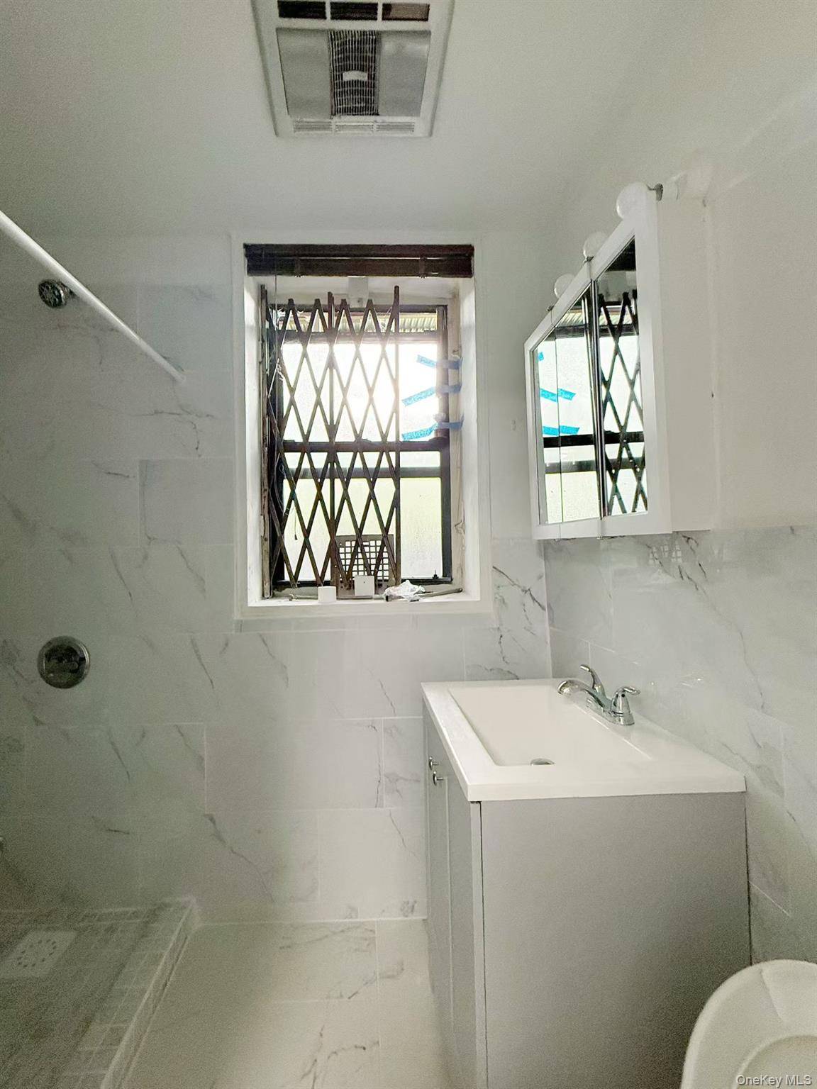 Flushing, NY 11354,14105 Northern BLVD #1J