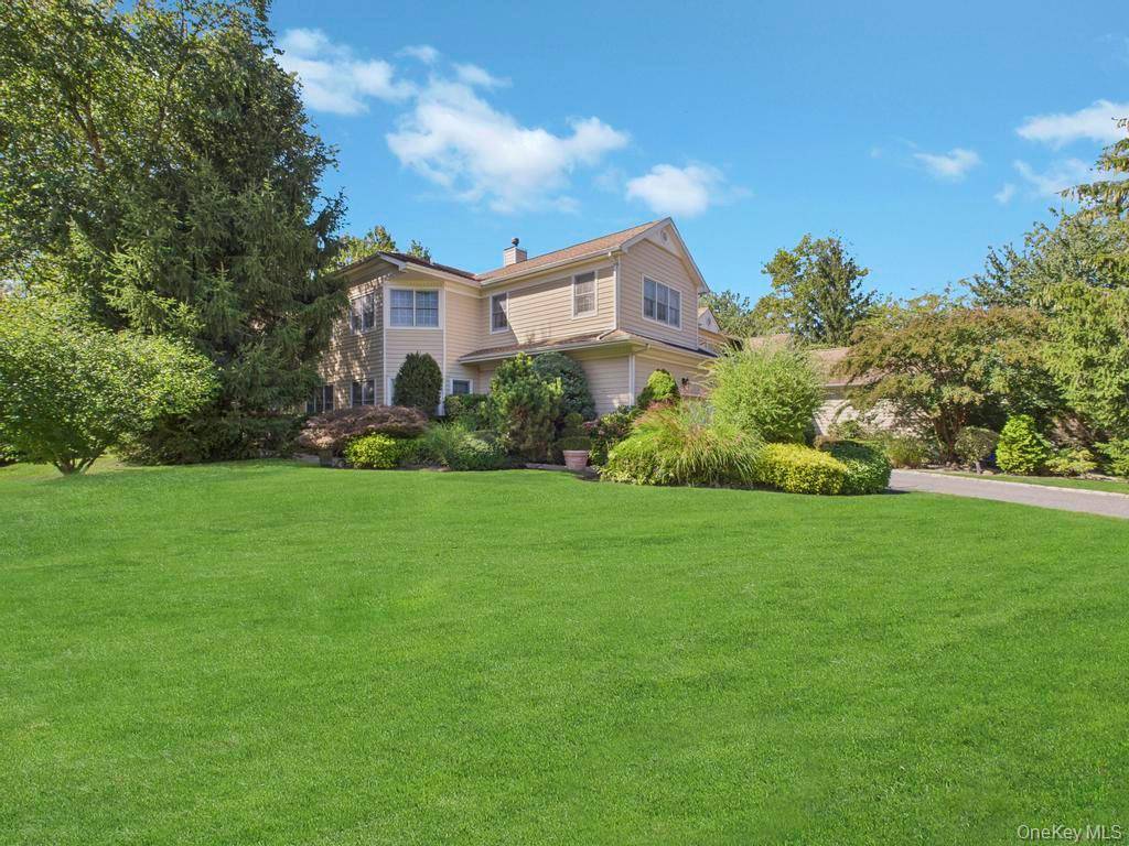 Roslyn, NY 11576,428 Toftree CT