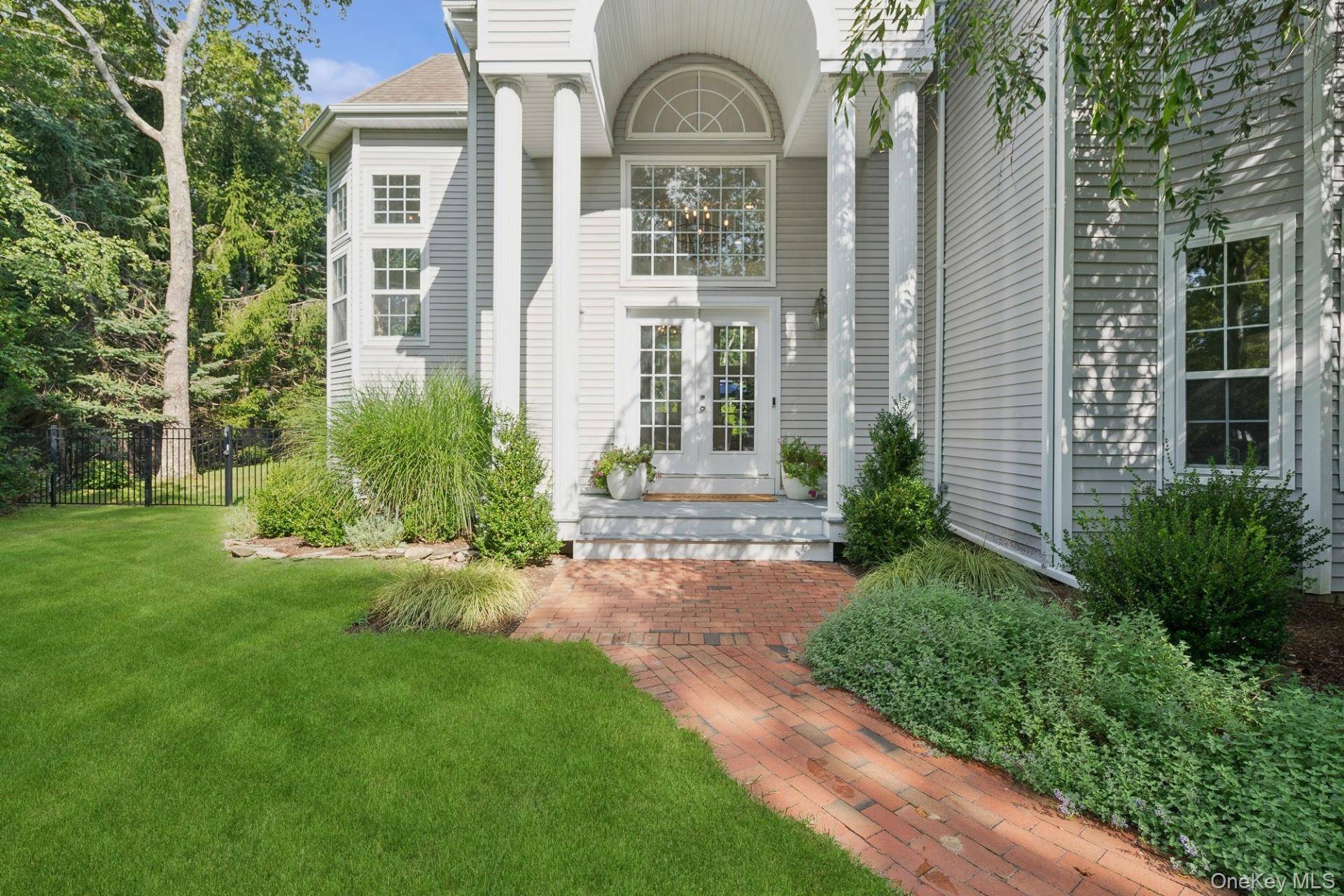 Westhampton, NY 11977,35 Hollow LN