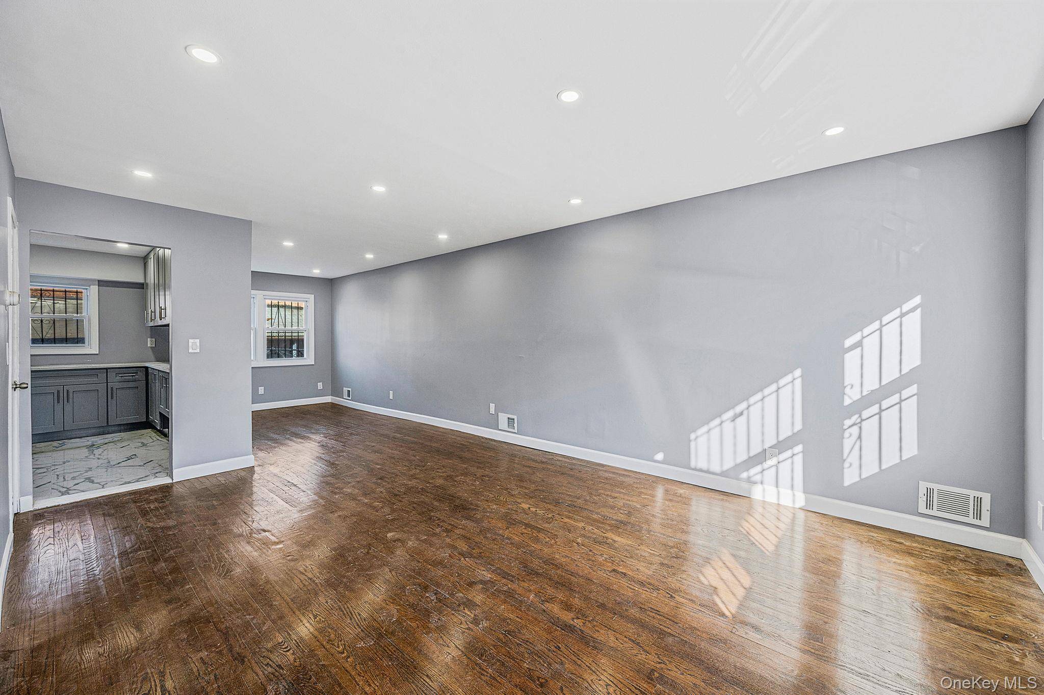 Richmond Hill, NY 11418,8726 127th ST